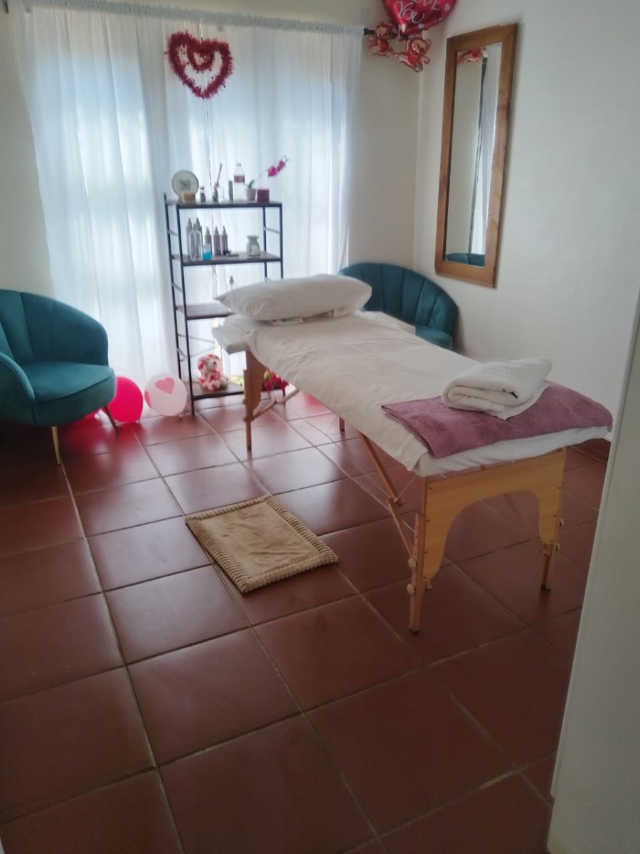 5 Bedroom Property for Sale in Schoemansville North West